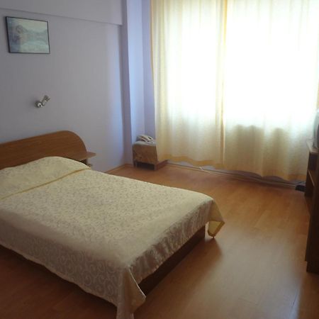 Paradise Hotel Madzharovo Rom bilde