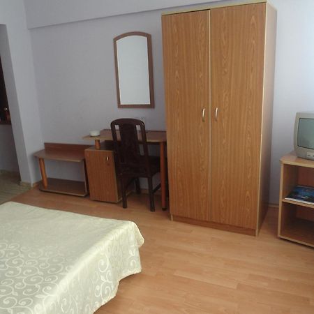 Paradise Hotel Madzharovo Rom bilde